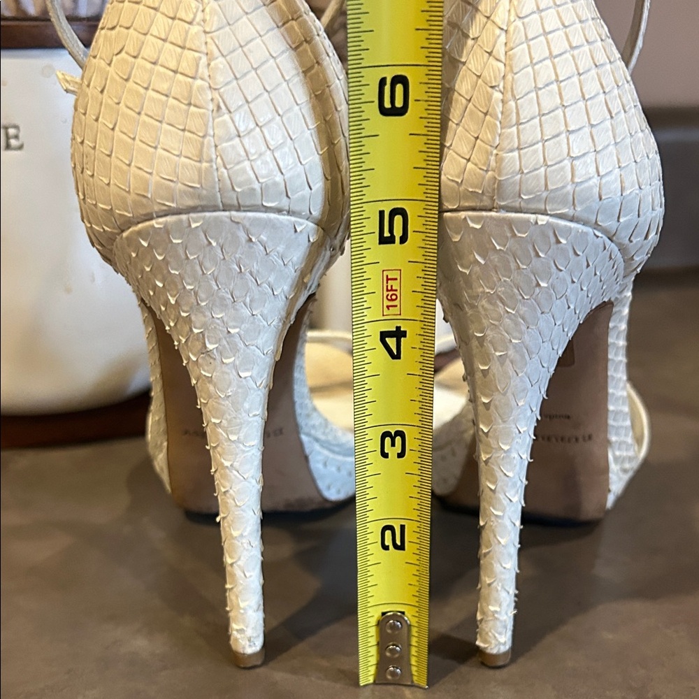 Burberry Designer Elegant Cream Python High Heels… - image 5